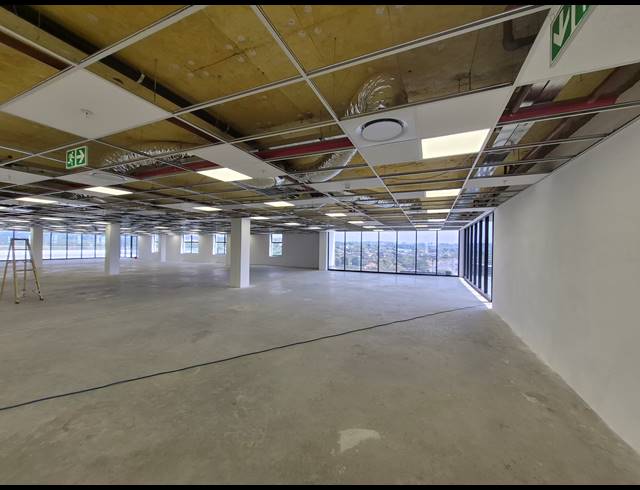 881M² OFFICE TO LET IN GLENADRIENNE EAST